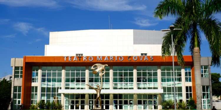 Teatro Mario Covas retoma atividades após modernização