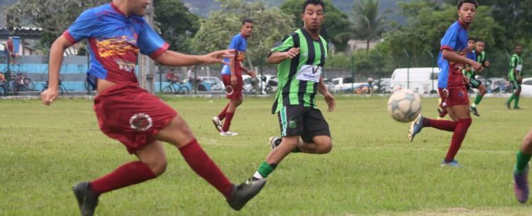 Quarta rodada do Torneio da Cidade de Futebol movimenta Caraguatatuba com nove jogos
