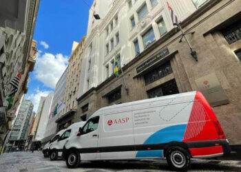 Van com serviços gratuitos aos advogados chega à Caraguatatuba