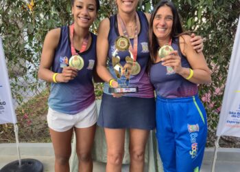 Tênis feminino de Bertioga é bicampeão nos Jogos Regionais