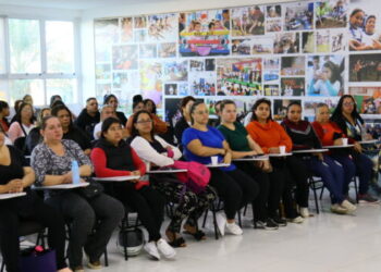 Cozinheiras da rede municipal participam de capacitação sobre boas práticas e segurança alimentar