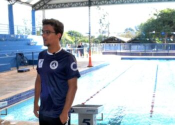 Henrique Figueirinha retorna a Caraguatatuba para férias e treinos no Centro Esportivo