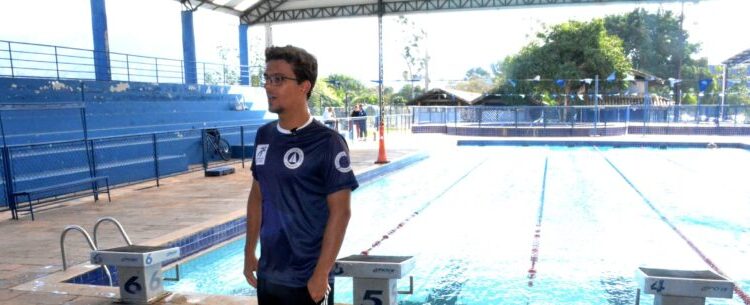 Henrique Figueirinha retorna a Caraguatatuba para férias e treinos no Centro Esportivo