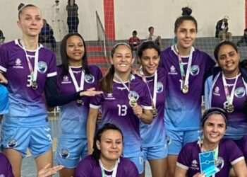Caraguatatuba conquista 4ª Taça Paraibuna de Futsal Feminino com campanha invicta