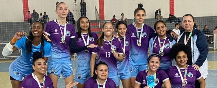 Caraguatatuba conquista 4ª Taça Paraibuna de Futsal Feminino com campanha invicta