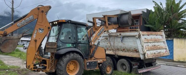 Secretaria de Serviços Públicos abre semestre com limpeza descentralizada de vários bairros de Caraguatatuba