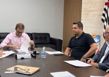 Governo de Caraguatatuba amplia parceria com Centro Universitário Módulo para estágio e capacitação de servidores