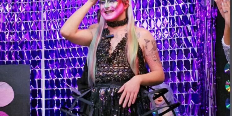 Drag queen de Caraguatatuba vence concurso de criatividade em Taubaté