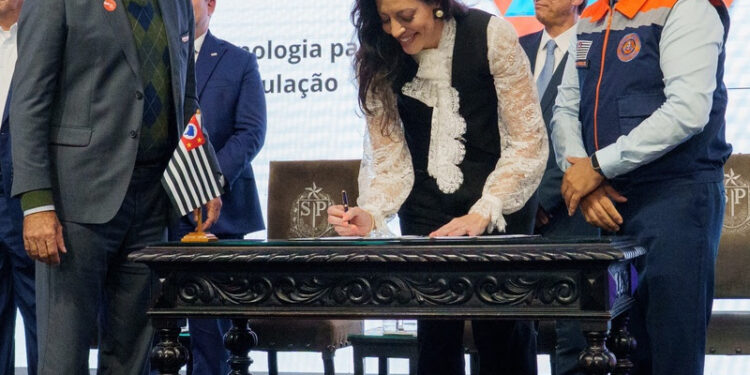 Inédita no Brasil, parceria da Defesa Civil com o Movimento União BR e Firehouse Subs vai arrecadar doações para potencializar ações em SP