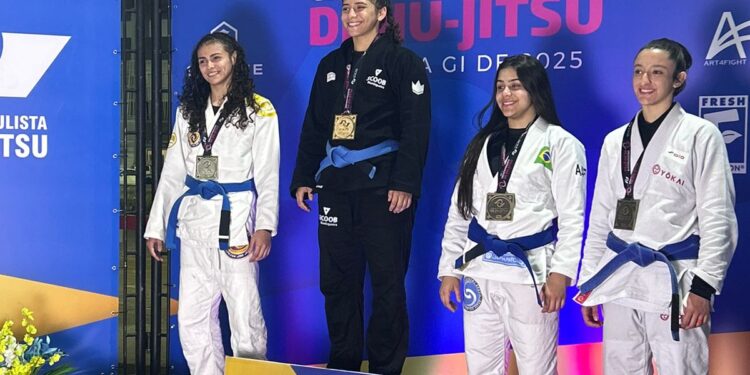 Atletas de Caraguatatuba conquistam 18 medalhas na terceira etapa do Circuito Paulista de Jiu-Jitsu