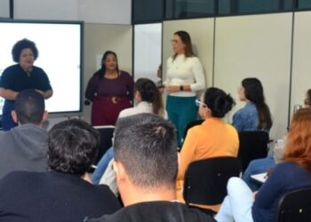 Servidores municipais de Caraguatatuba responsáveis por compras participam de curso de Agente de Contração