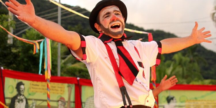 Caraguatatuba recebe oficina gratuita de mímica ‘O Corpo Cômico’ neste domingo