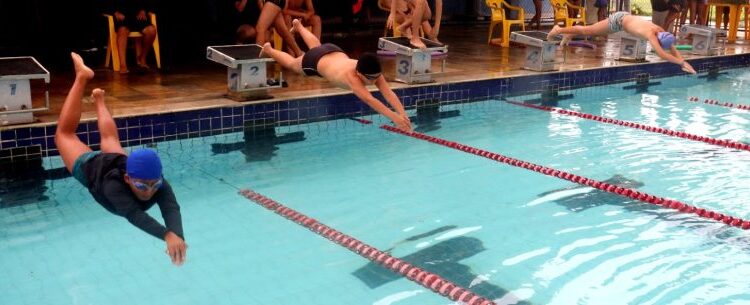 Caraguatatuba recebe Festival Mirim de Natação neste sábado