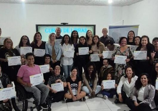 Alunos concluem curso de LIBRAS oferecido pela Secretaria dos Direitos da Pessoa com Deficiência e do Idoso