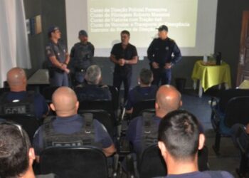 Guardas Civis Municipais participam de curso sobre direção defensiva em parceria com a Polícia Militar em Caraguatatuba