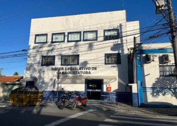 Câmara concede Título de Cidadão Caraguatatubense ao Delegado André Luiz Matera Costilhas   