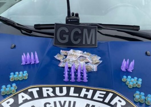 Adolescente é apreendido com porções de drogas pela Guarda Civil de Caraguatatuba