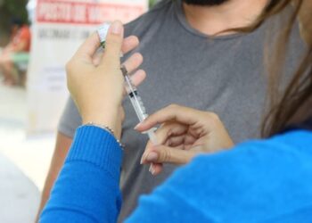 Caraguatatuba intensifica vacinação contra febre amarela com postos volantes e horários estendidos em Unidades de Saúde
