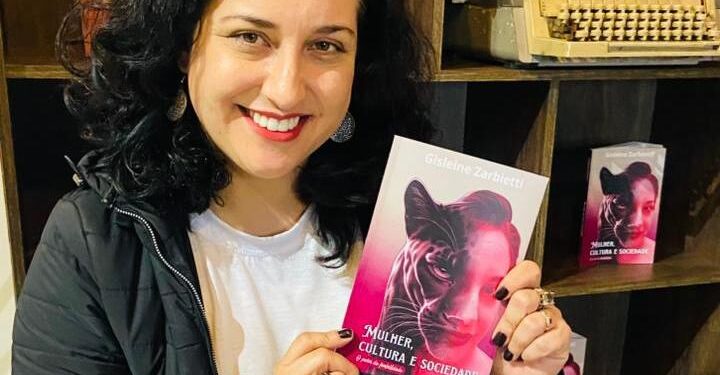 Casa da Democracia recebe roda de conversa sobre feminilidade em celebração aos seus 2 anos