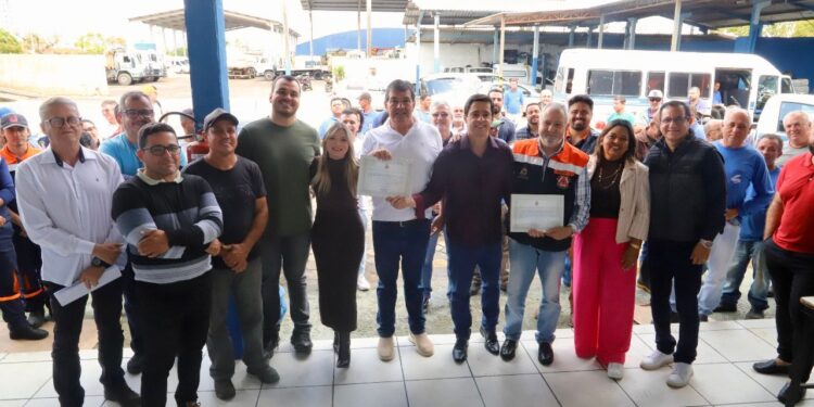 Equipes da Secretaria de Serviços Públicos e Defesa Civil são homenageadas com Moção de Congratulação