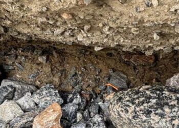 Governo Municipal interdita acesso ao Molhe do Rio Juqueriquerê por risco estrutural