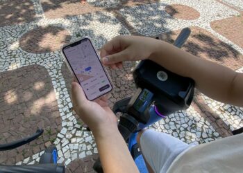 Caraguatatuba inicia serviço de compartilhamento de patinetes elétricos