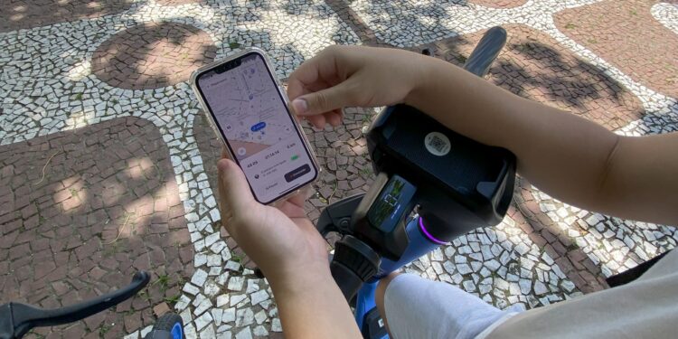 Caraguatatuba inicia serviço de compartilhamento de patinetes elétricos