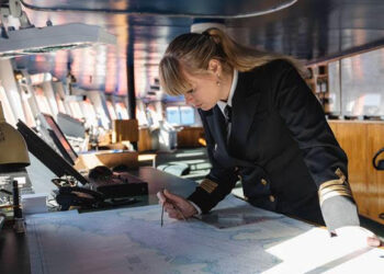 Pela primeira vez na história, uma mulher se torna capitã de um quebra-gelo nuclear