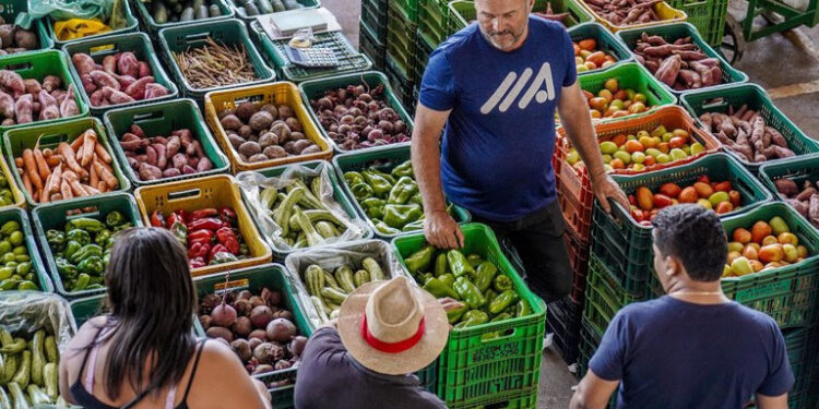 Pelo segundo mês seguido, grupo de Alimentação e bebidas registra queda de preços no Brasil