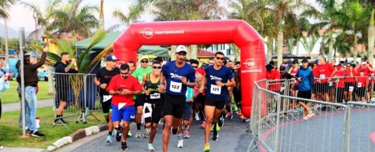 Primeira edição do “Catcher Car Run” anima manhã de domingo em Caraguatatuba