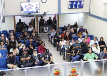 Projeto que institui testes de acuidade visual em alunos da rede municipal é aprovado