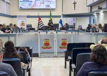 Caraguatatuba apresenta PPA 2026-2029 e LDO 2026 em Audiência Pública