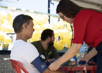 Caraguatatuba promove ações de prevenção ao suicídio na Praça Dr. Cândido Motta