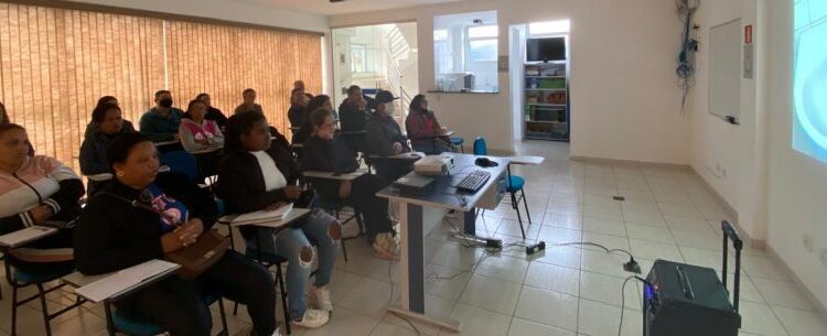 Curso gratuito de Boas Práticas em Manipulação de Alimentos oferece 44 vagas em Caraguatatuba
