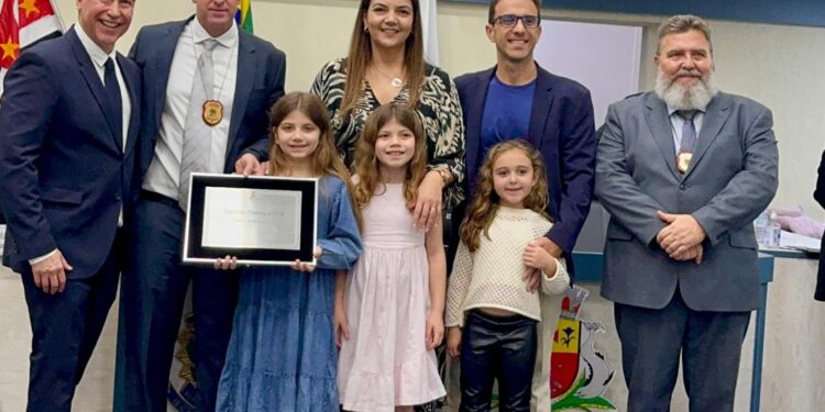 Delegado André Luiz Matera Costilhas recebe Título de Cidadão Caraguatatubense   