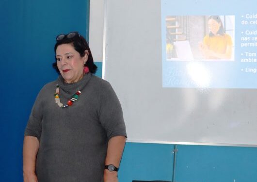 Encontros Temáticos de preparação para mundo do trabalho destacam postura, linguagem e apresentação adequadas para conquistar emprego