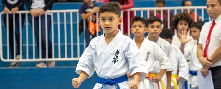 Karatê ‘So Kyokushin’ reúne jovens atletas em torneio no Ciase do Travessão em Caraguatatuba