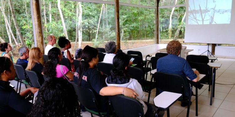 Sarau Literário é atração neste domingo no Parque Juqueriquerê