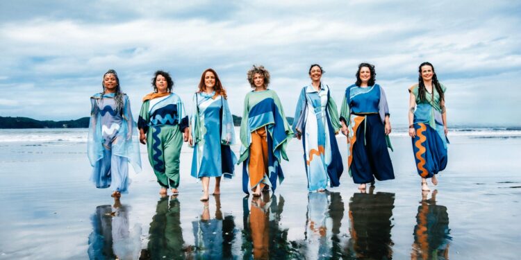 Sianinhas faz show em Paraibuna  para o pré-lançamento do álbum Marear