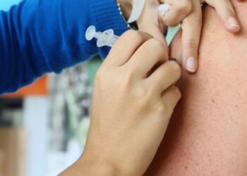 Caraguatatuba realiza campanha de vacinação contra HPV e reforça atualização de cadernetas