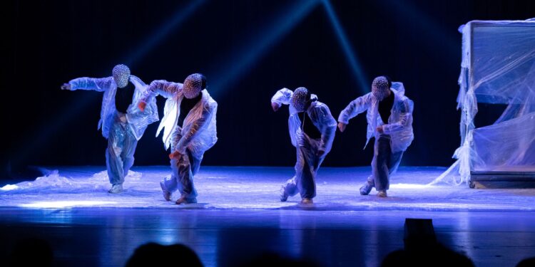 SETES – Companhia de Dança apresenta espetáculo de danças urbanas “Vitrines” em Caraguatatuba 