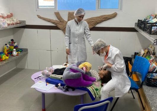 Caraguatatuba realiza tratamento restaurador atraumático em escolas municipais