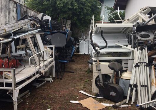 Mais de mil itens e bens inservíveis são retirados de Unidades de Saúde em Caraguatatuba