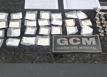 Homem é preso com drogas após tentar resistir à prisão da Guarda Civil de Caraguatatuba