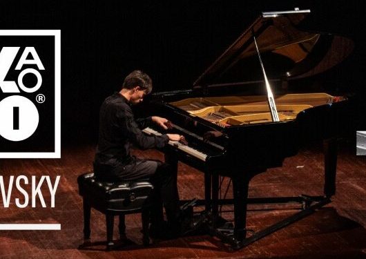 ‘Rock ao Piano’ retorna a Caraguatatuba com concerto exclusivo em homenagem ao rock de 1975