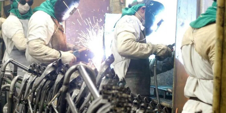 PIB cresce 3,2% nos 12 meses terminados em junho, frente igual período anterior