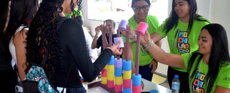 Feira das Profissões de Caraguatatuba orienta jovens sobre oportunidades no mercado de trabalho