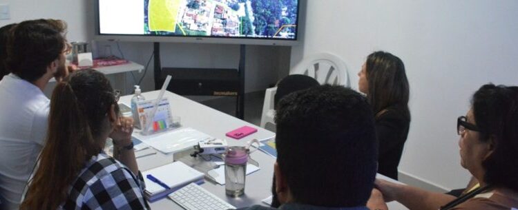 Vistoria do Cidade Legal inicia regularização do Rio do Ouro em Caraguatatuba