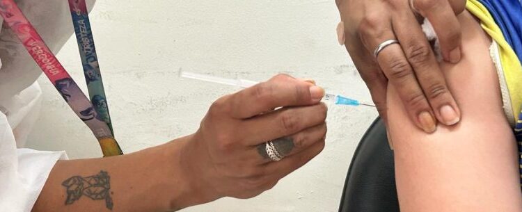 Imunização contra HPV e atualização vacinal de crianças e adolescentes segue até o fim de outubro