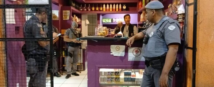 Ações de fiscalização em bares e adegas são intensificadas em Caraguatatuba